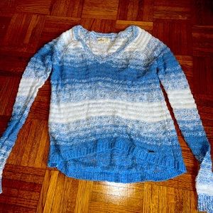 HOLLISTER sparkley blue ombré v neck sweater